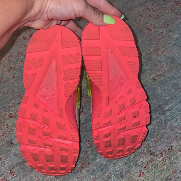 Women’s Nike Huarache Desert Sand Volt-Hot Punch (W) - Size 9 - Picture 6 of 9